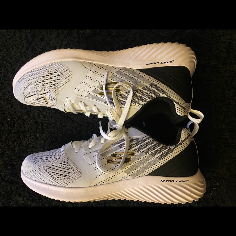 Skechers Mens Ultra Light Size 12 sneaker. Excellent condition work once